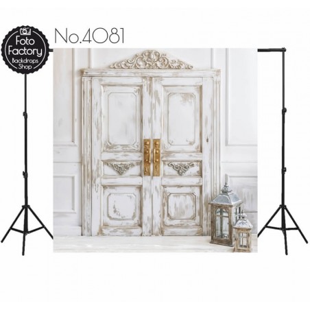 Backdrop white rustic door 4081